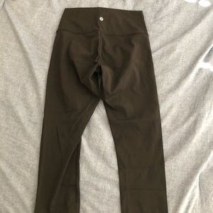 Lululemon Wunder Under crop